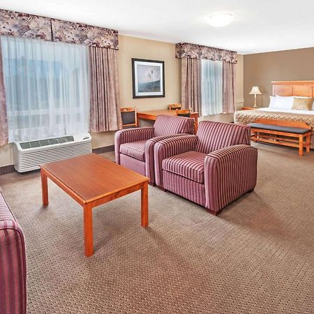 ซูเปอร์ 8 บาย วินด์แฮม เอ็ดมันตัน เซาท์ Hotel เอดมันตัน ภายนอก รูปภาพ
